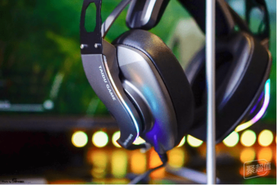 態(tài)度決定高度 鈦度領(lǐng)航者游戲耳機(jī)，電子競技的聽覺革命